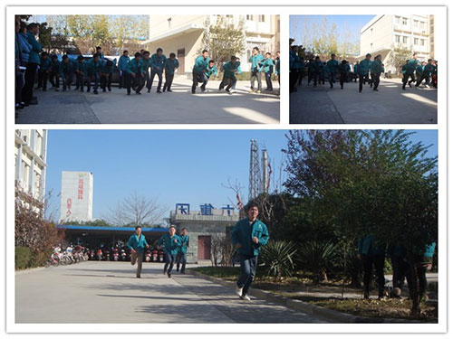 �������h